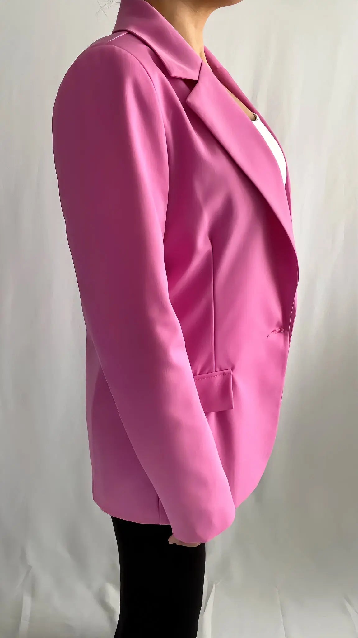 Blazer ajusté avec épaulettes, look chic et structuré - ARMINE'S STYLE HUB