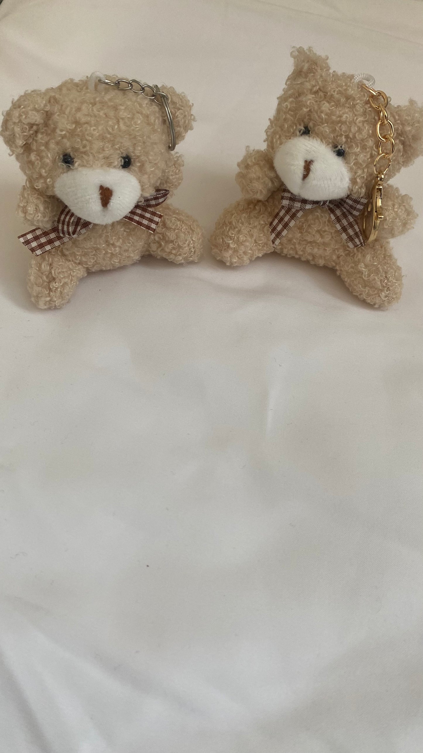 Porte-clé ourson en peluche - ARMINE'S STYLE HUB