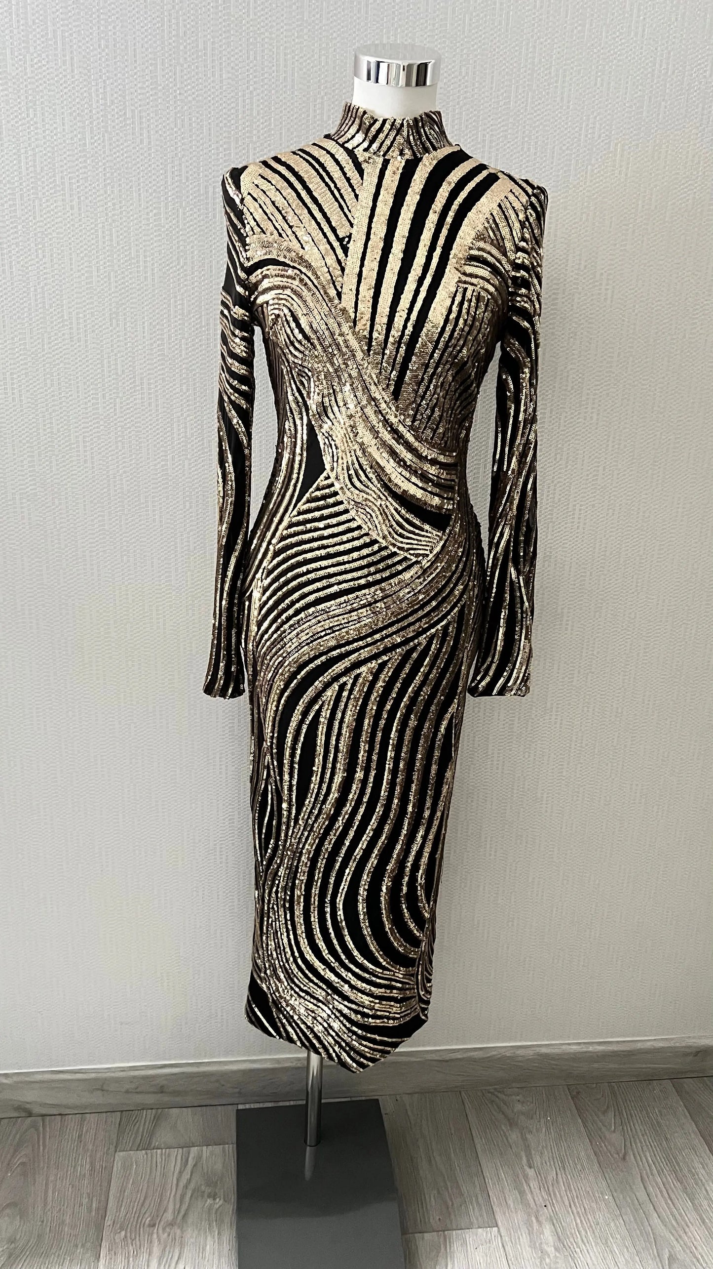 Robe de Soirée mi-longue Pailletée - ARMINE'S STYLE HUB