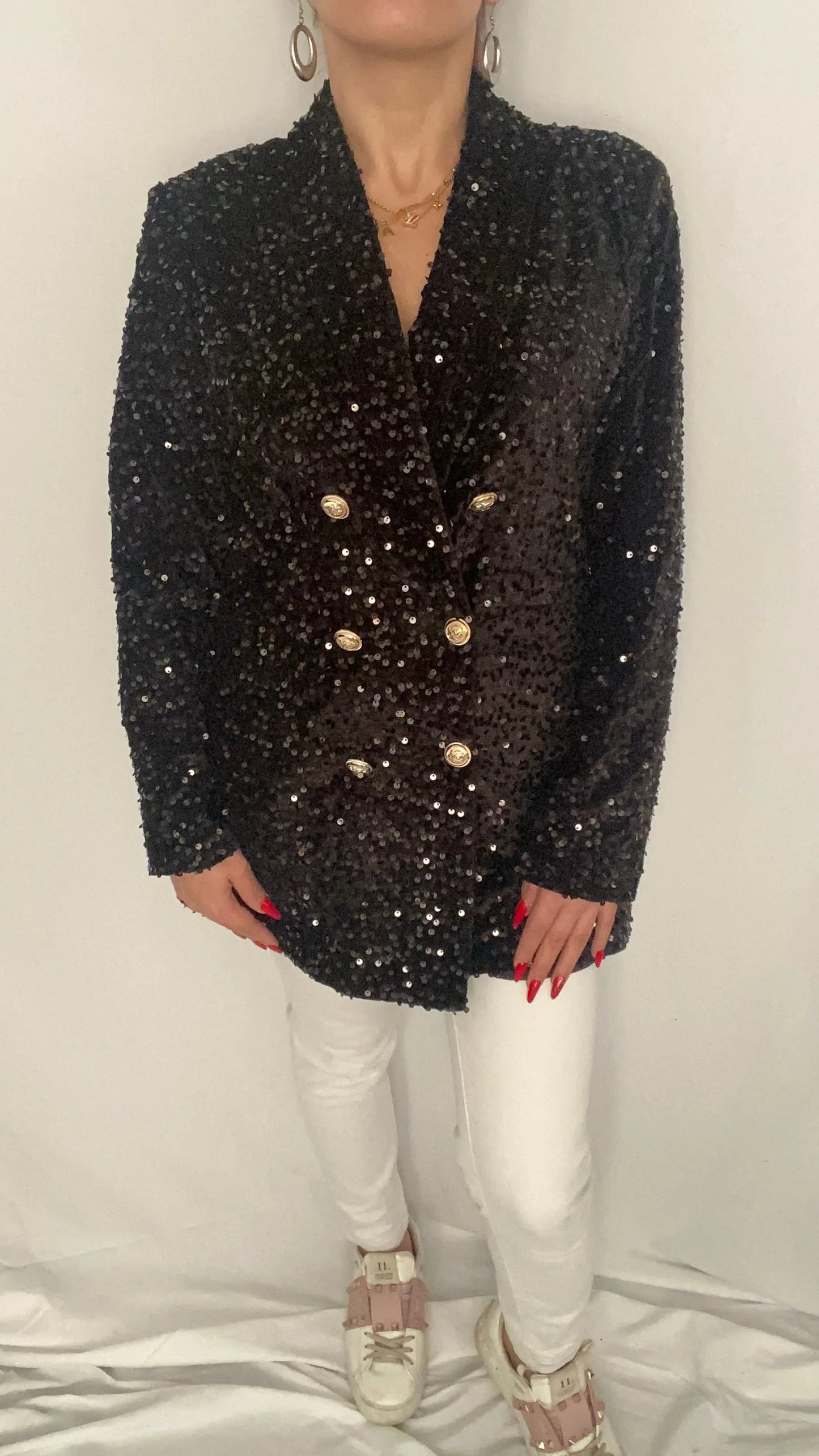 Blazer à paillettes élégant pour femme, veste tendance et brillante, idéale pour un look chic et festif. Parfait pour les soirées et événements spéciaux.