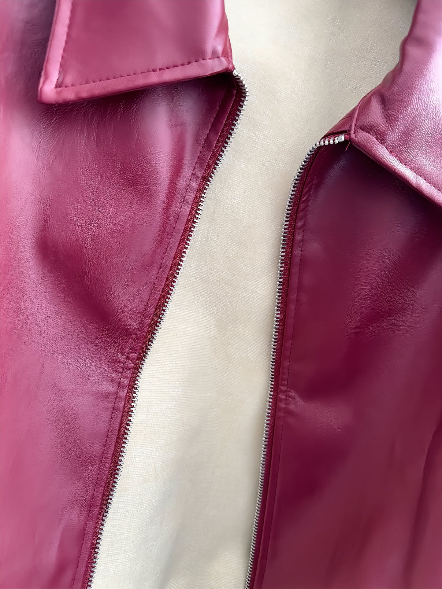 Veste en similicuir Bordeaux oversize, tendance 2025 - ARMINE'S STYLE HUB