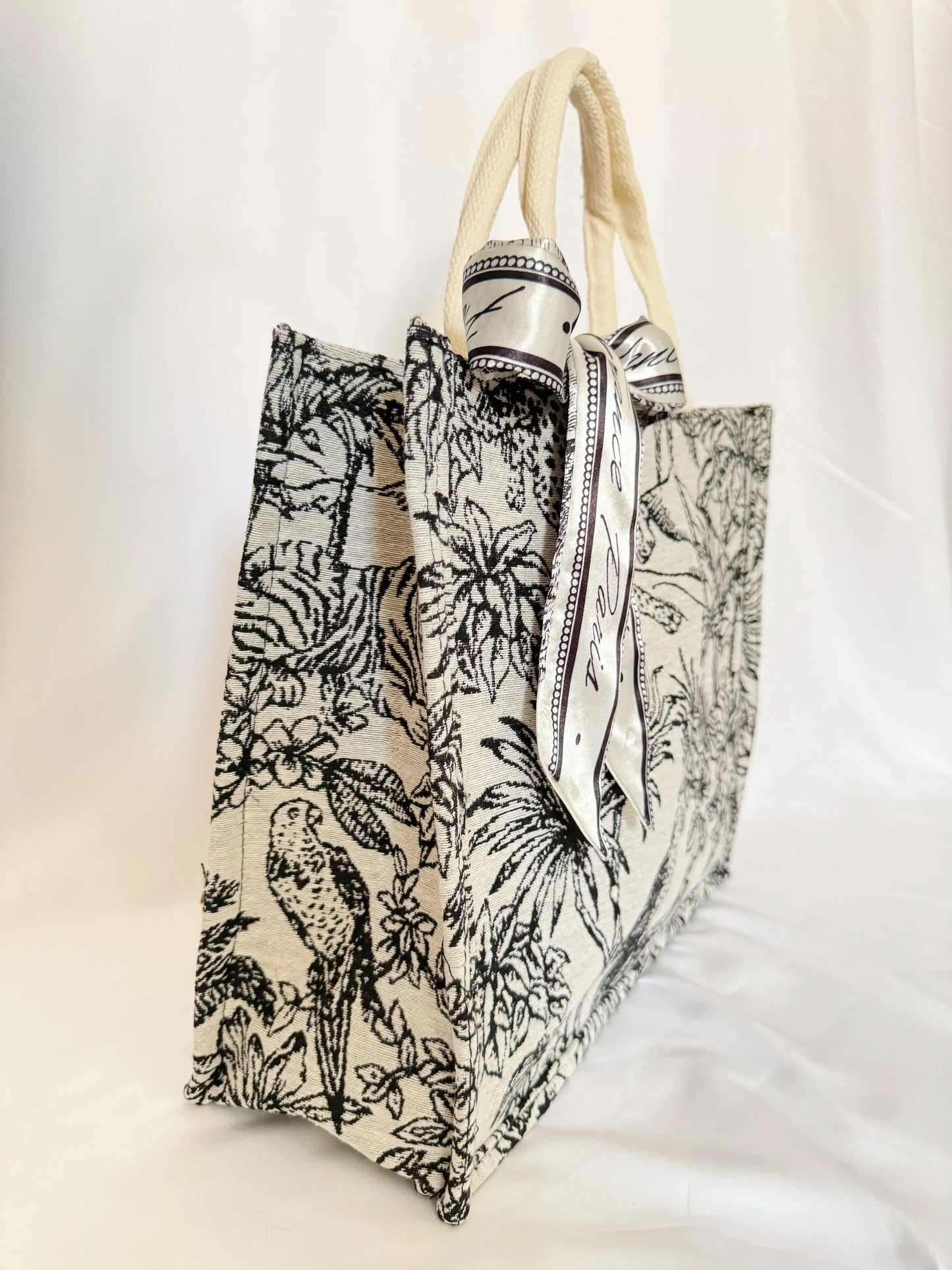 Sac à main rétro motif floral 34 cm – Tissu brodé, poignée ronde ARMINE'S STYLE HUB