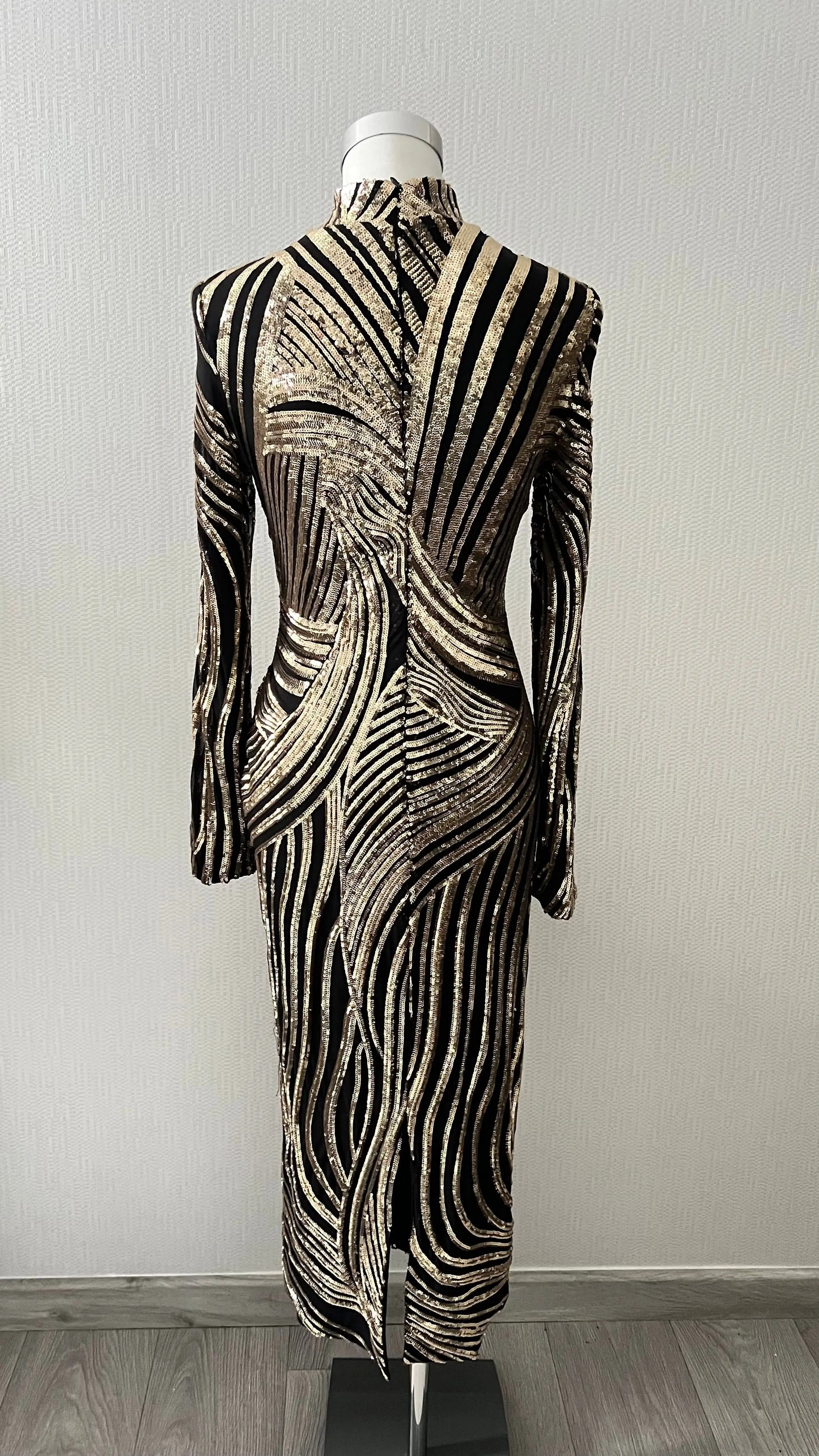 Robe de Soirée mi-longue Pailletée - ARMINE'S STYLE HUB