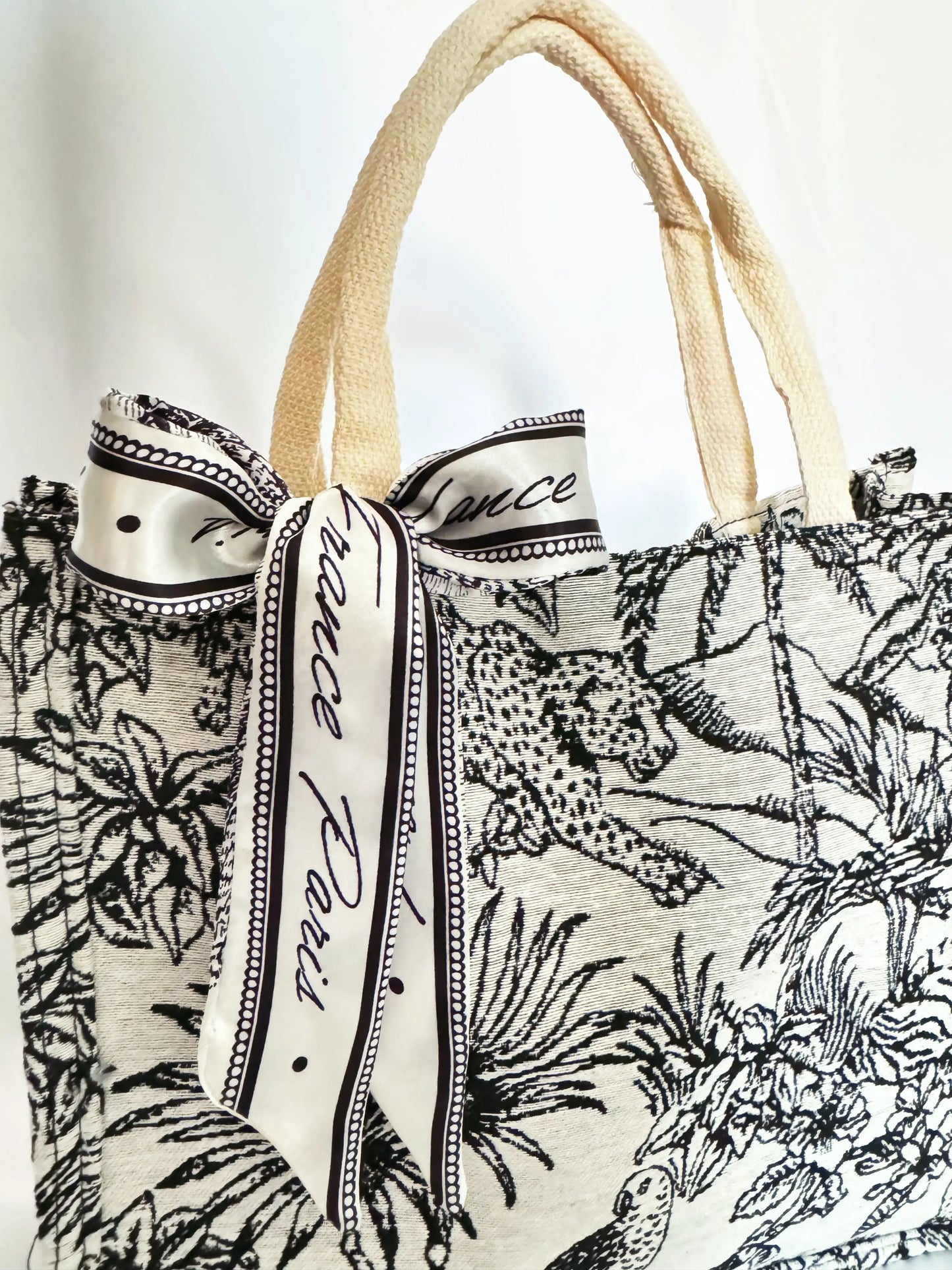 Sac à main rétro motif floral 34 cm – Tissu brodé, poignée ronde ARMINE'S STYLE HUB