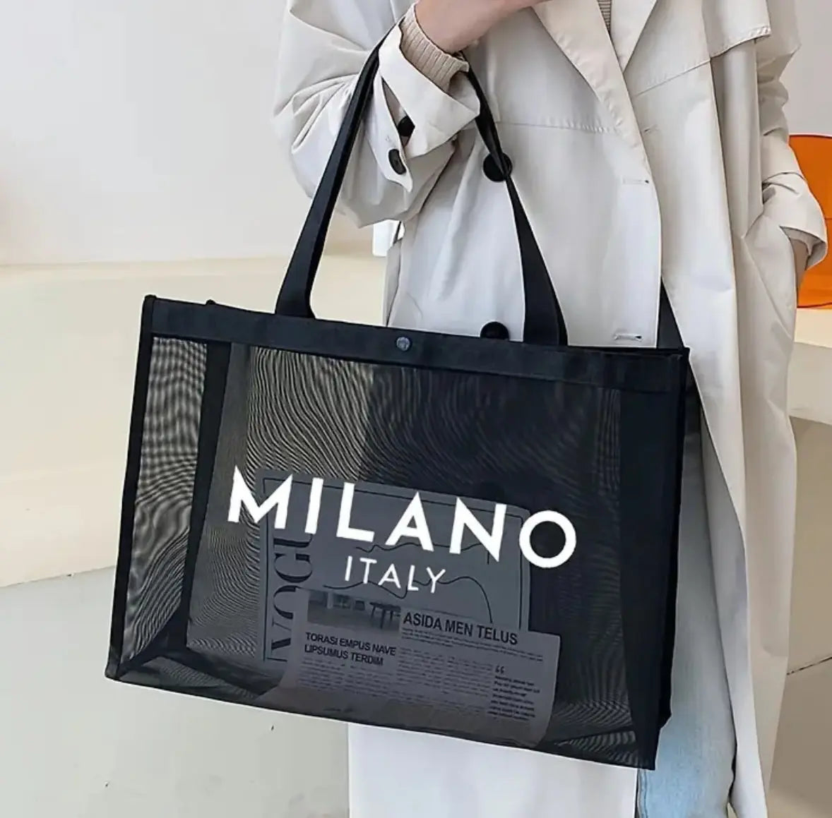 Sac Fourre-Tout en Nylon Grande Capacité avec Imprimé Alphabet – Noir | Idéal pour la Plage, les Courses ou un Usage Quotidien ARMINE'S STYLE HUB