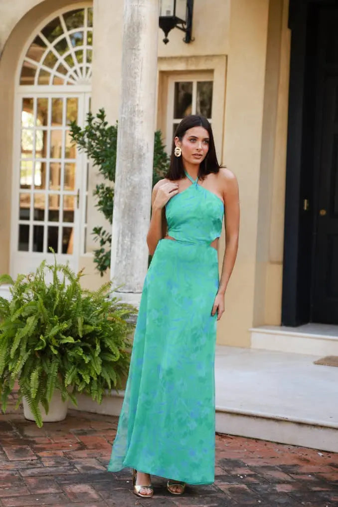 Robe d'été verte en bambou – col halter et fentes latérales