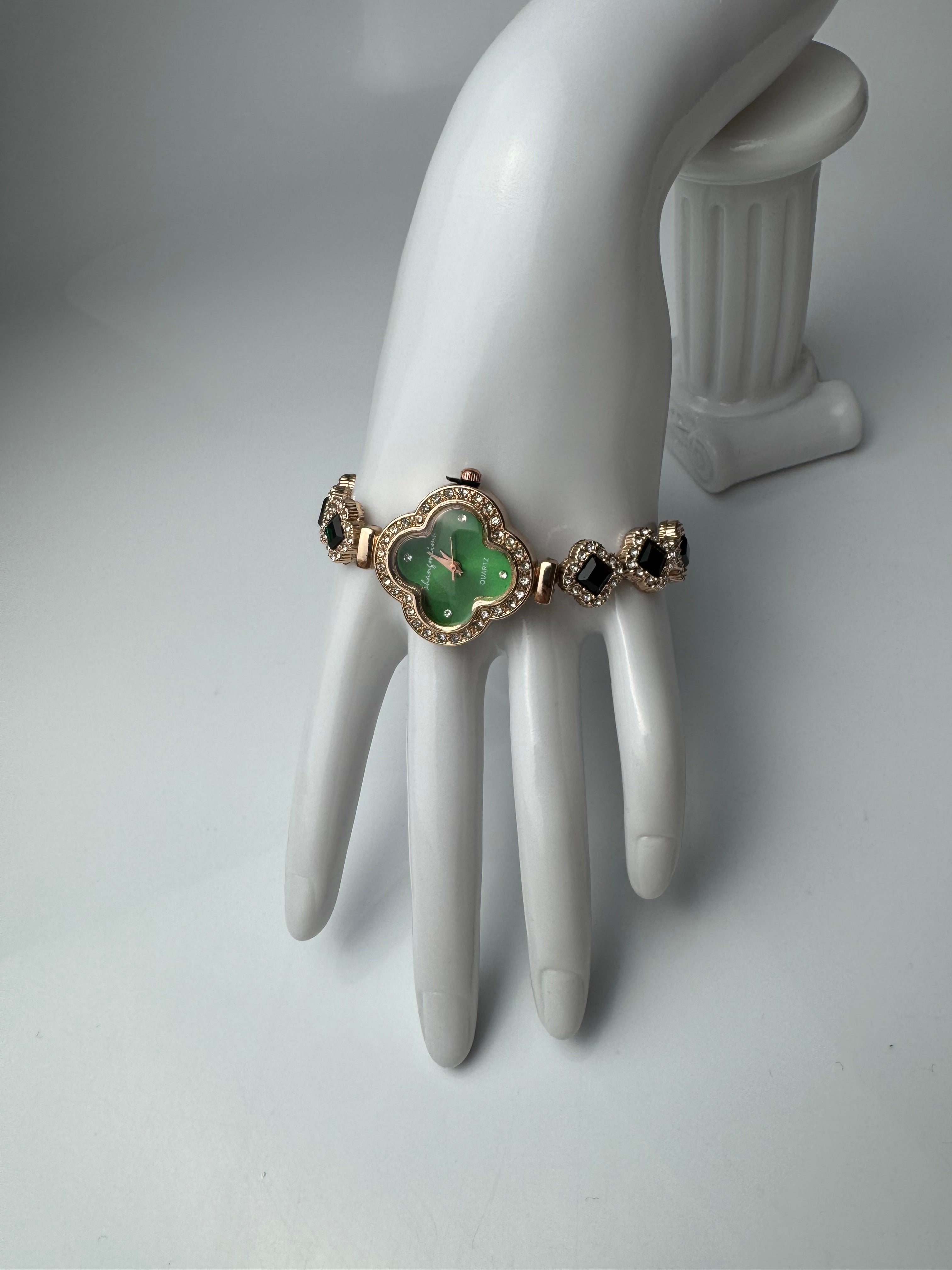 Montre Femme – Bracelet Trèfle, Pierre , Acier Inoxydable