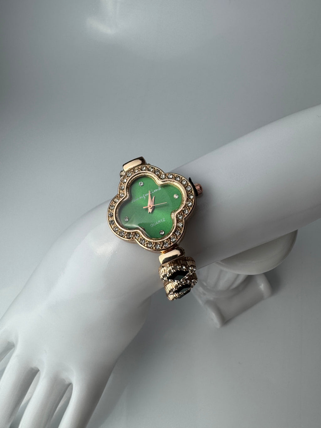 Montre Femme – Bracelet Trèfle, Pierre , Acier Inoxydable