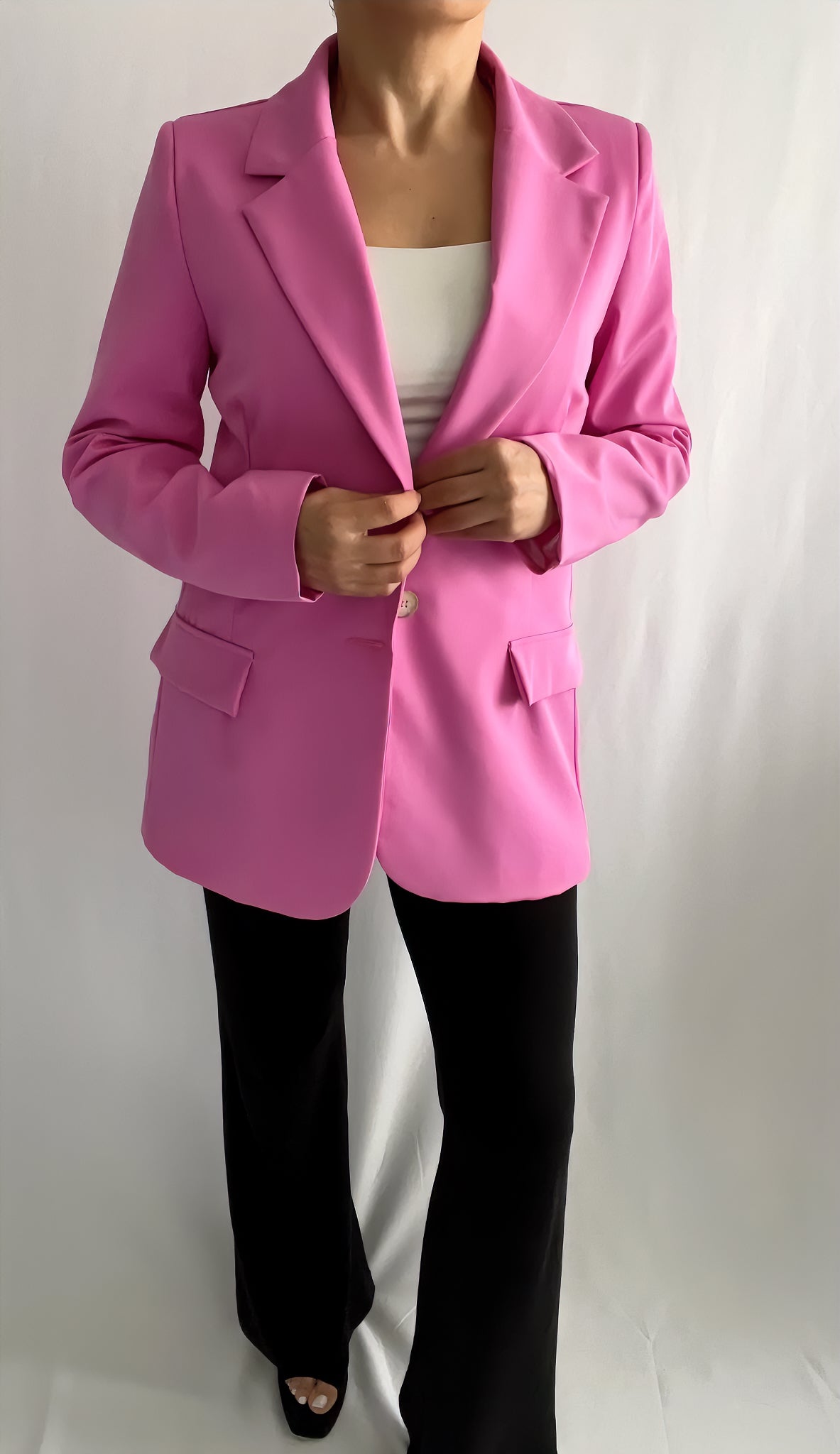 Blazer ajusté avec épaulettes, look chic et structuré - ARMINE'S STYLE HUB