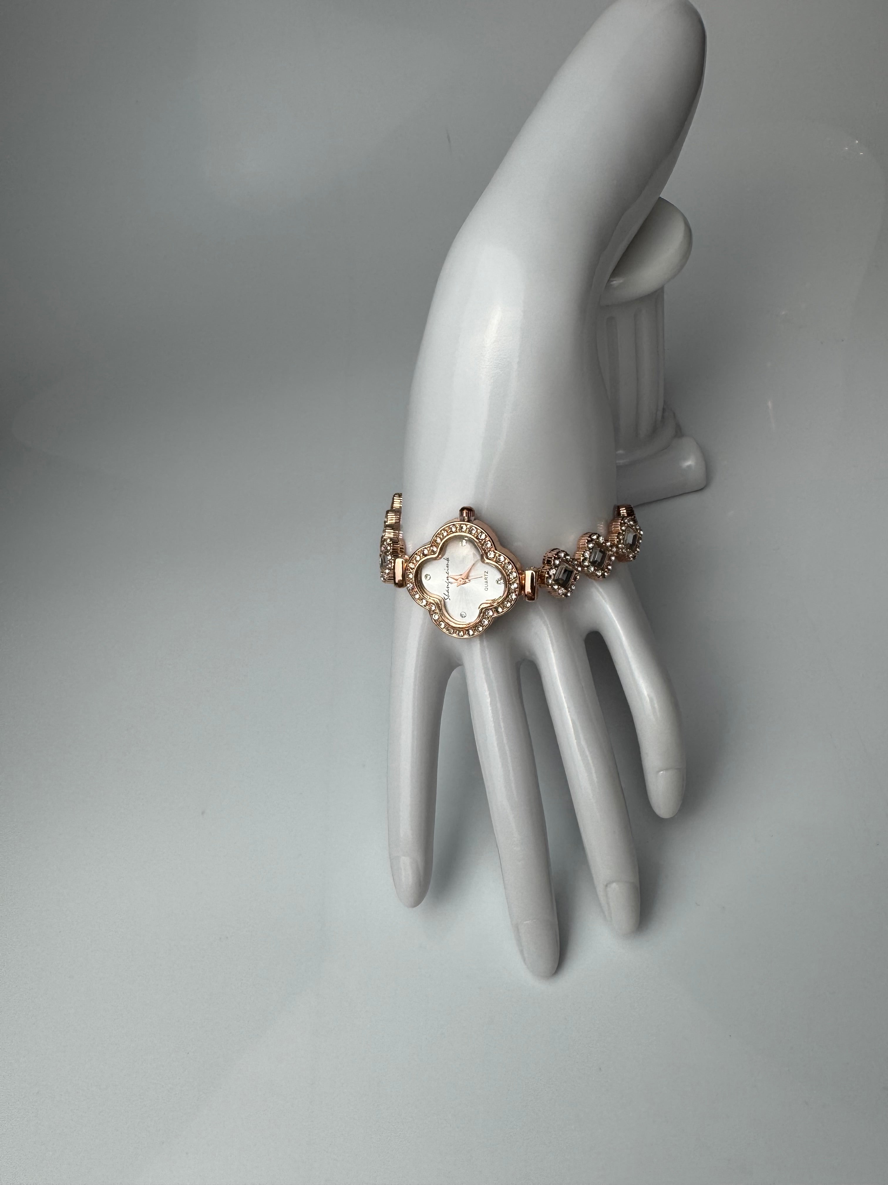 Montre Femme – Bracelet Trèfle, Pierre , Acier Inoxydable