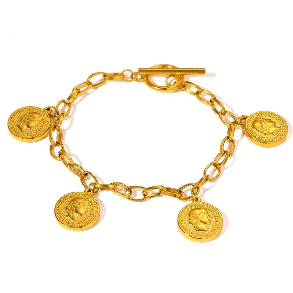 Bracelet Femme en Acier Inoxydable – Pendentif Reine Avatar, Chaîne à Maillons Élégante, Mode & Luxe