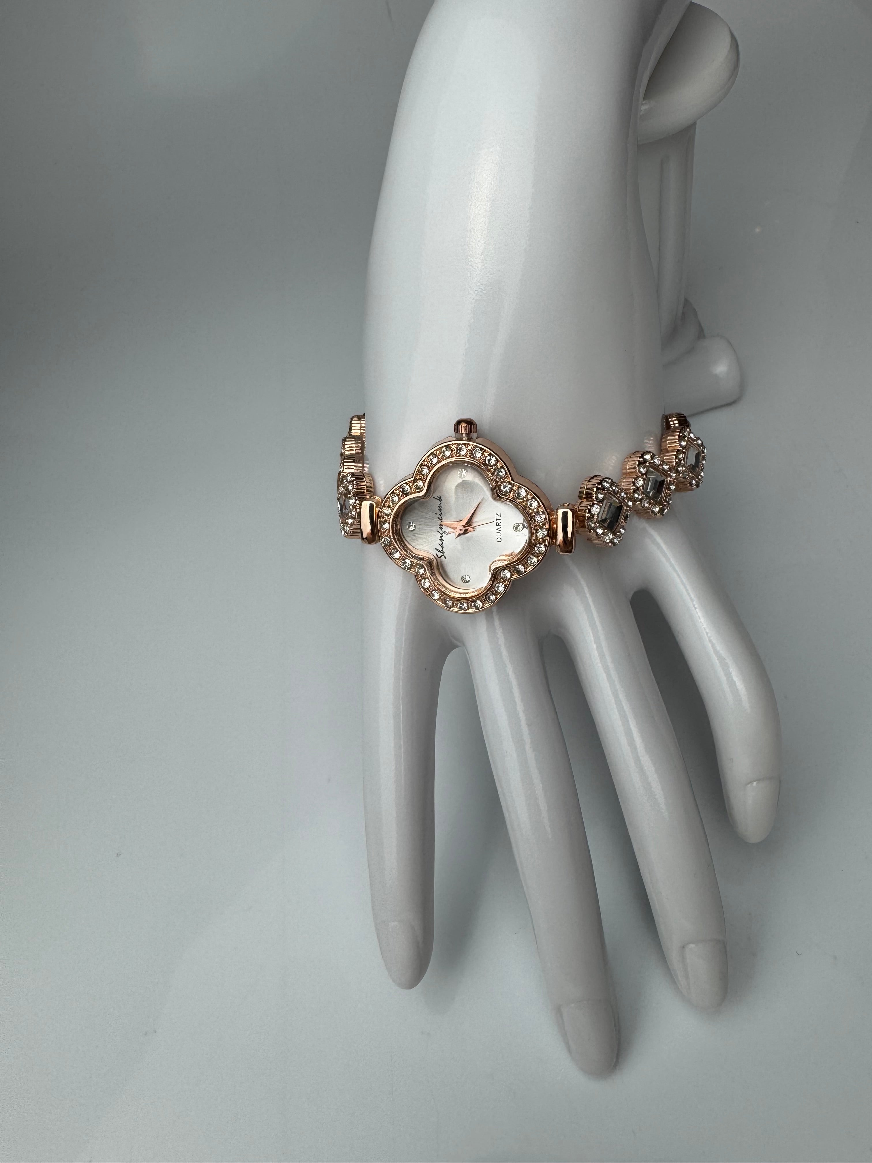 Montre Femme – Bracelet Trèfle, Pierre , Acier Inoxydable