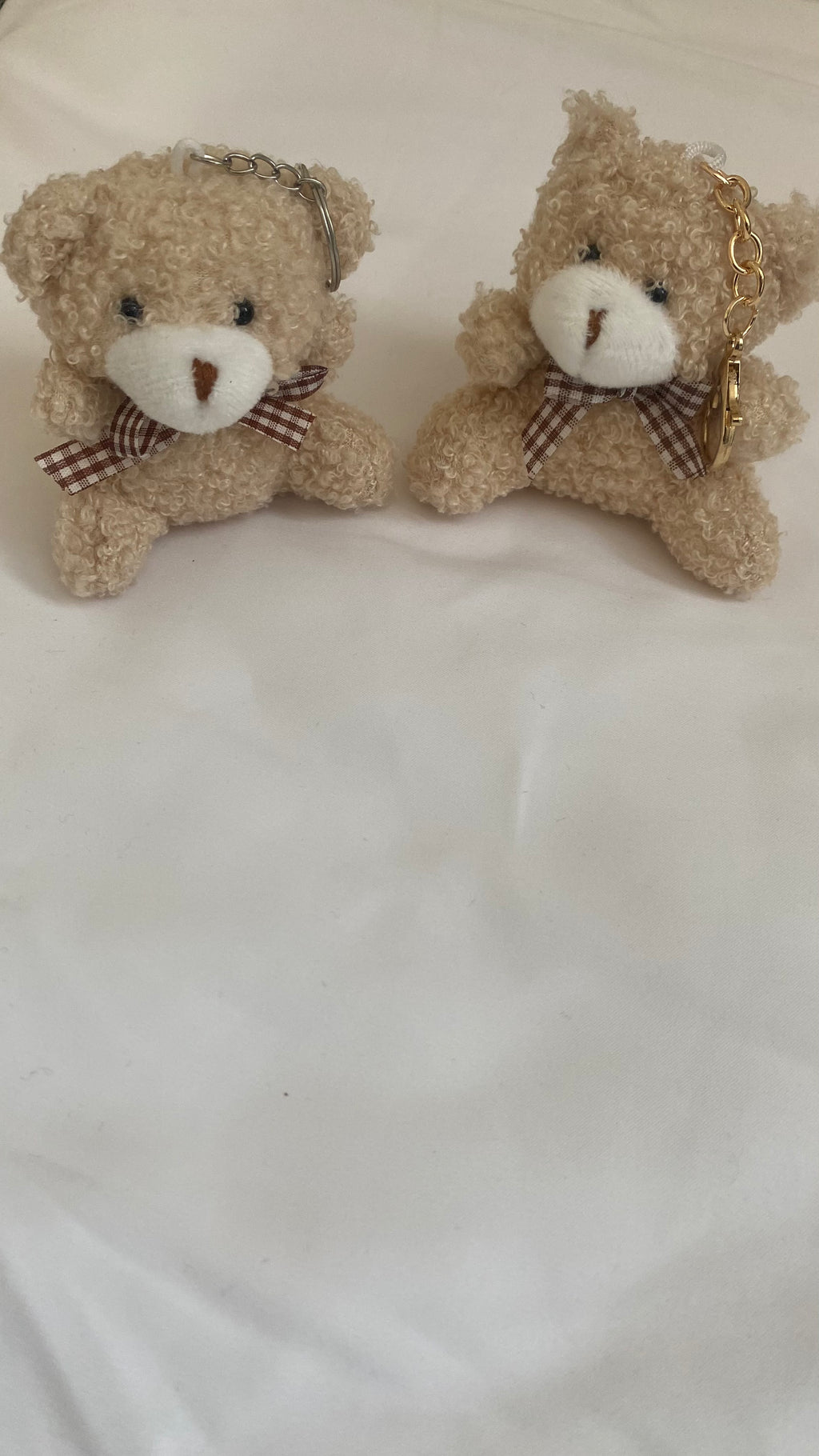 Porte-clé ourson en peluche - ARMINE'S STYLE HUB