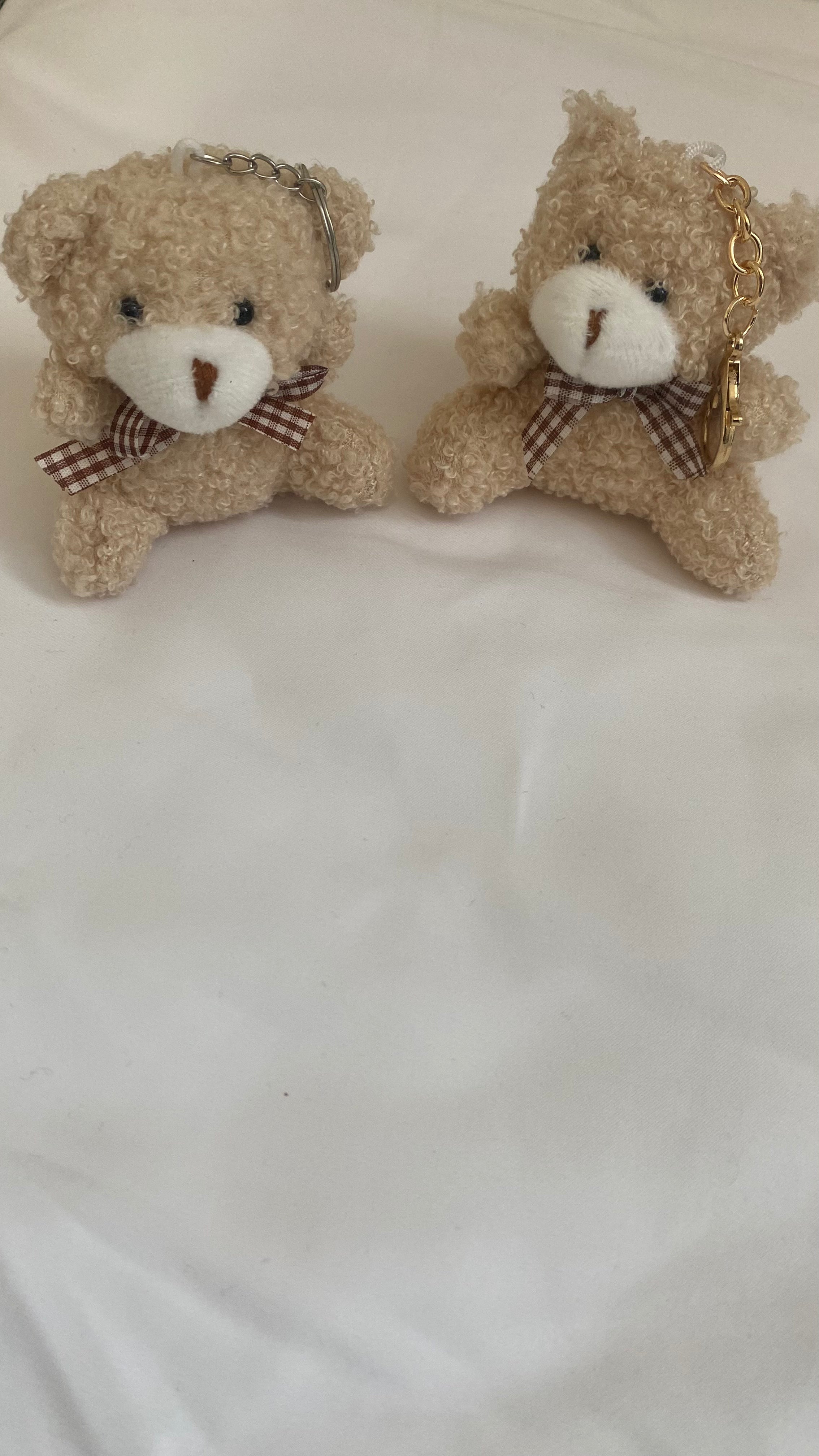 Porte-clé ourson en peluche - ARMINE'S STYLE HUB