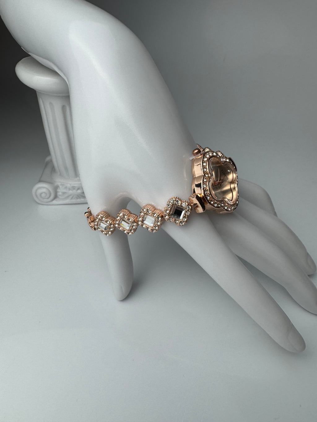 Montre Femme – Bracelet Trèfle, Pierre , Acier Inoxydable
