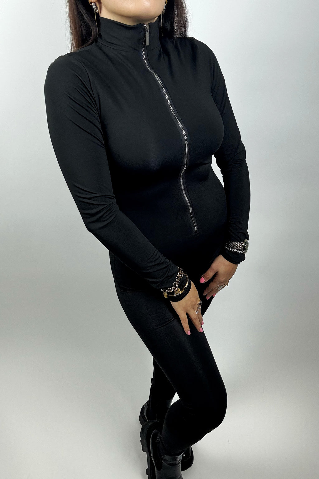 Combinaison de noire à manches longues pour femme avec fermeture éclair – col haut