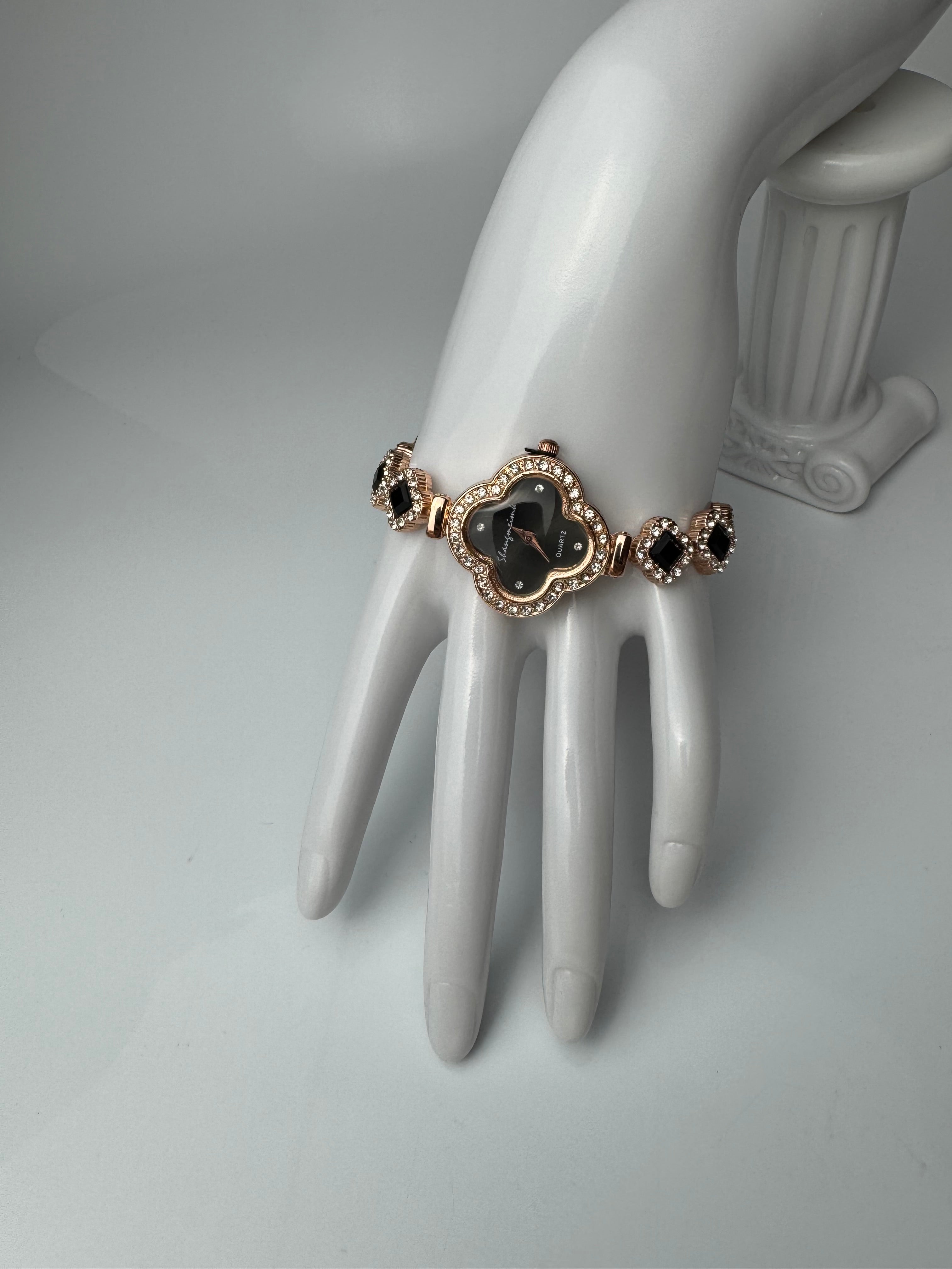 Montre Femme – Bracelet Trèfle, Pierre , Acier Inoxydable