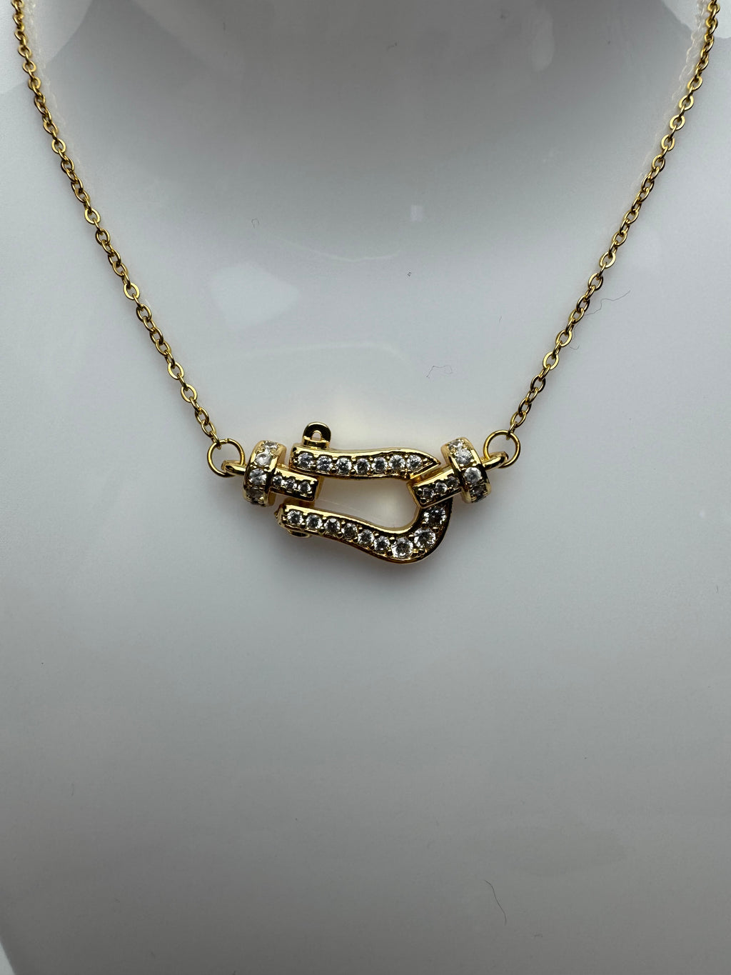 Collier Pendentif en Acier Inoxydable avec Strass Zirconium – Élégance et Brillance, Accessoire Chic et Raffiné