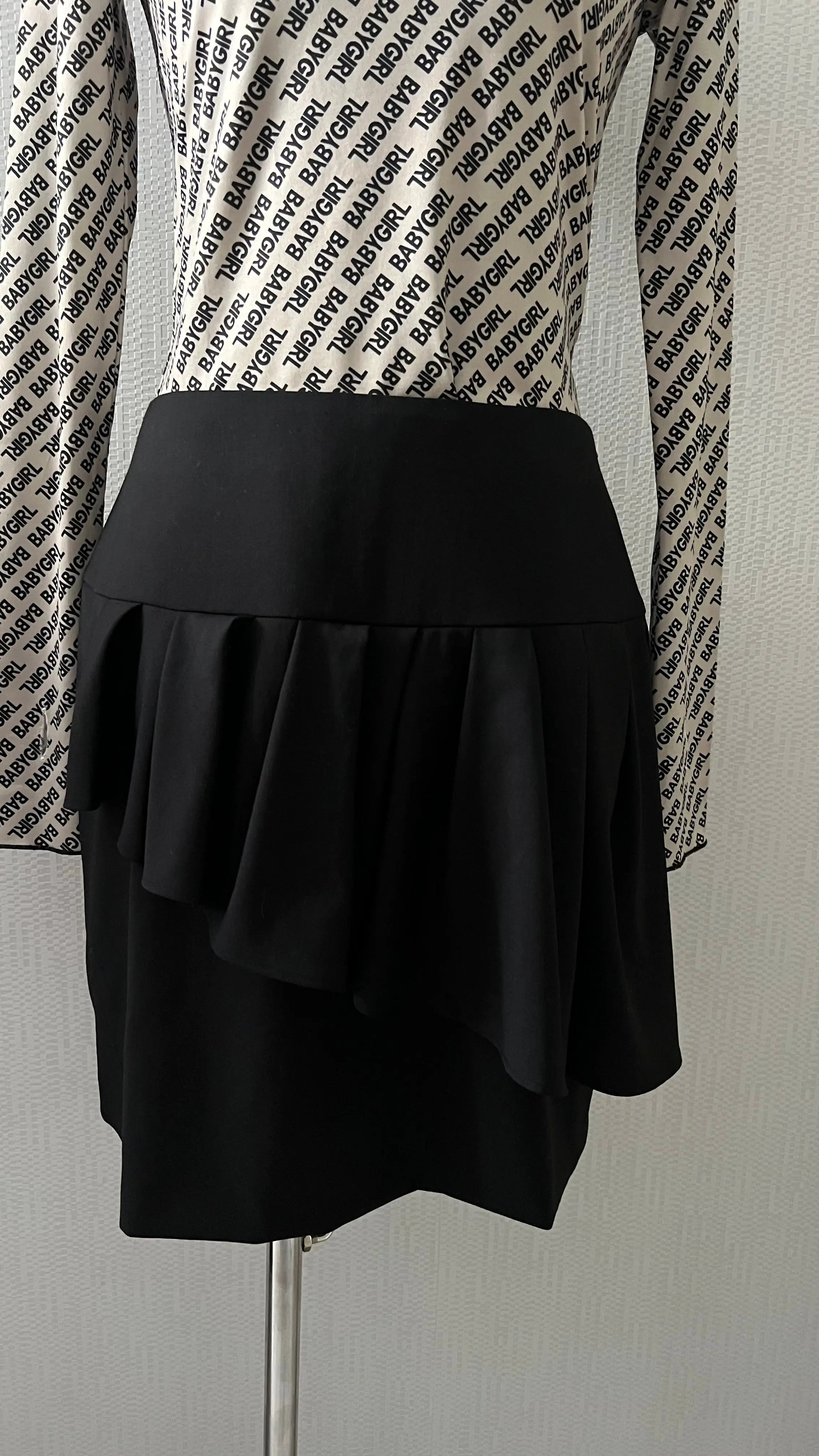 THE KOOPLES JUPE COURTE À VOLANT LAINE STRETCH - ARMINE'S STYLE HUB