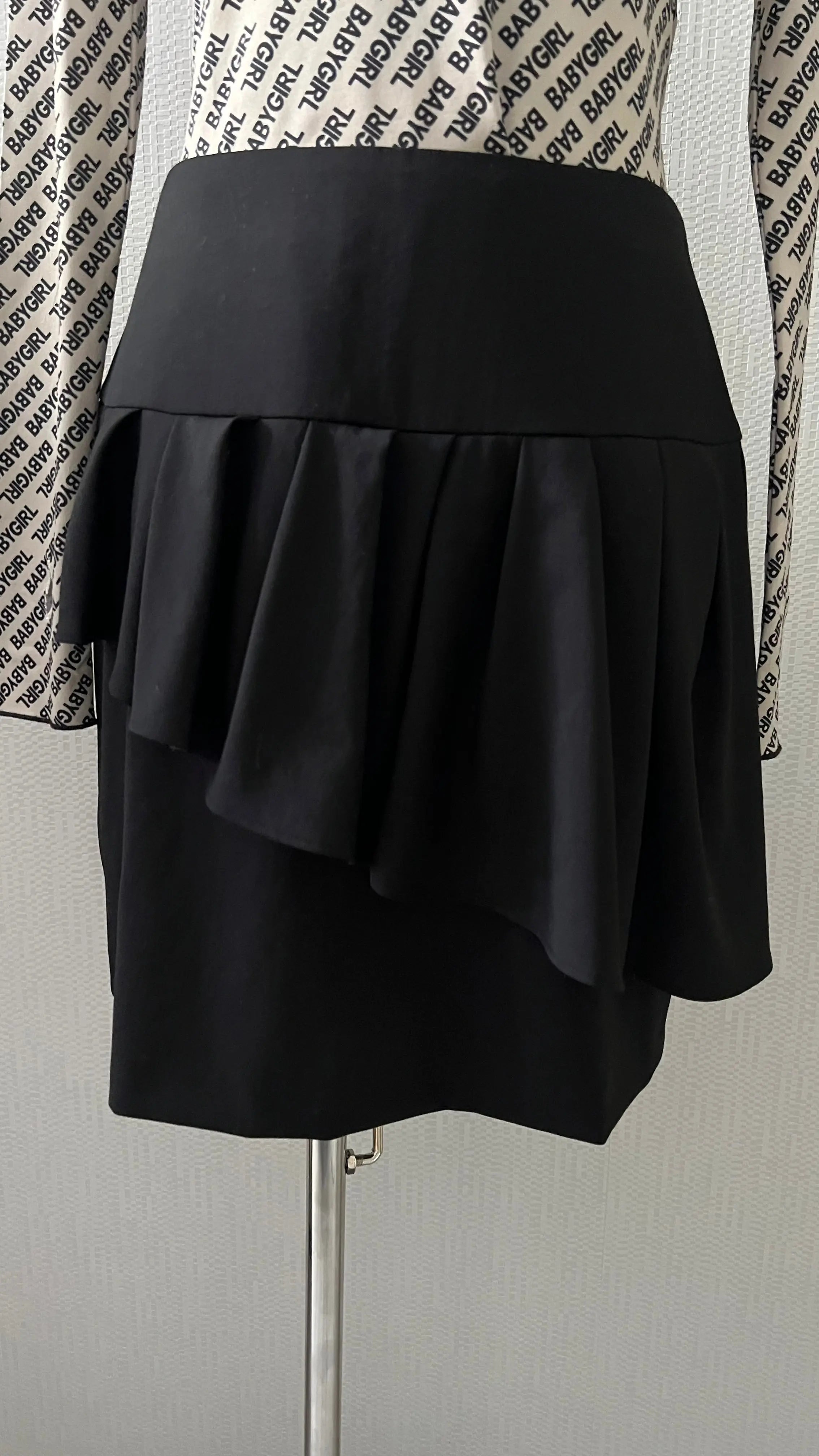 THE KOOPLES JUPE COURTE À VOLANT LAINE STRETCH - ARMINE'S STYLE HUB