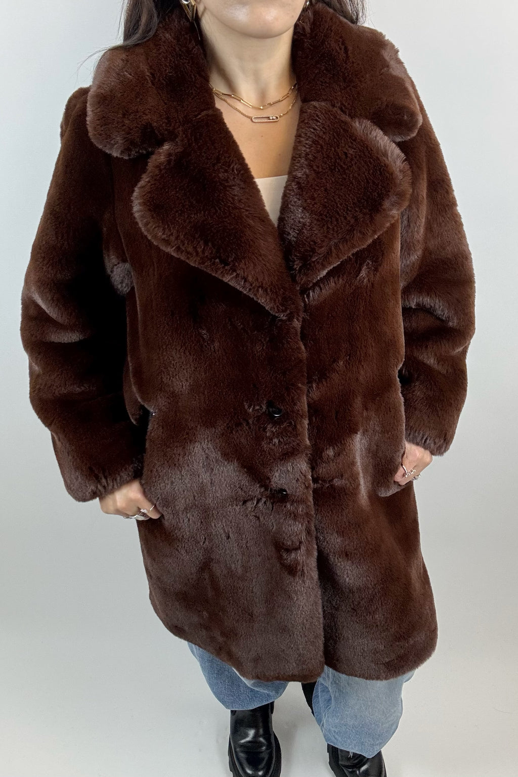 THE KOOPLES Manteau Long en Fausse Fourrure Marron - Tendance et Élégant