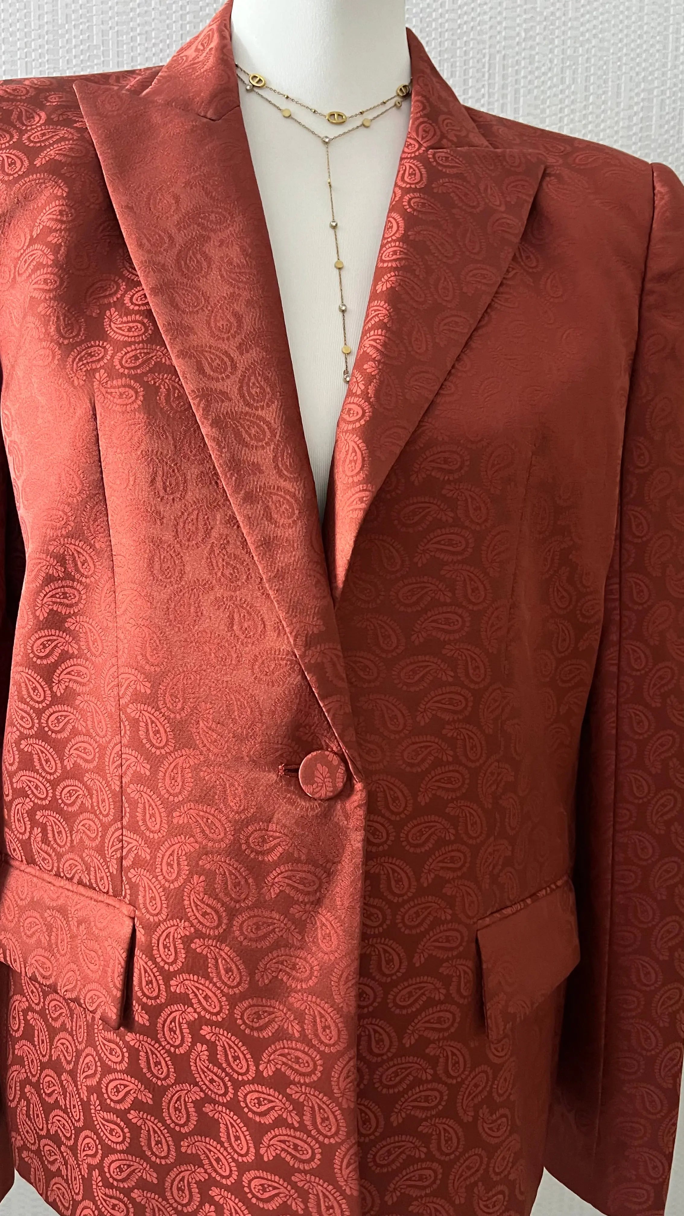 The Kooples VESTE COSTUME SATINÉE JACQUARD ROSE - ARMINE'S STYLE HUB