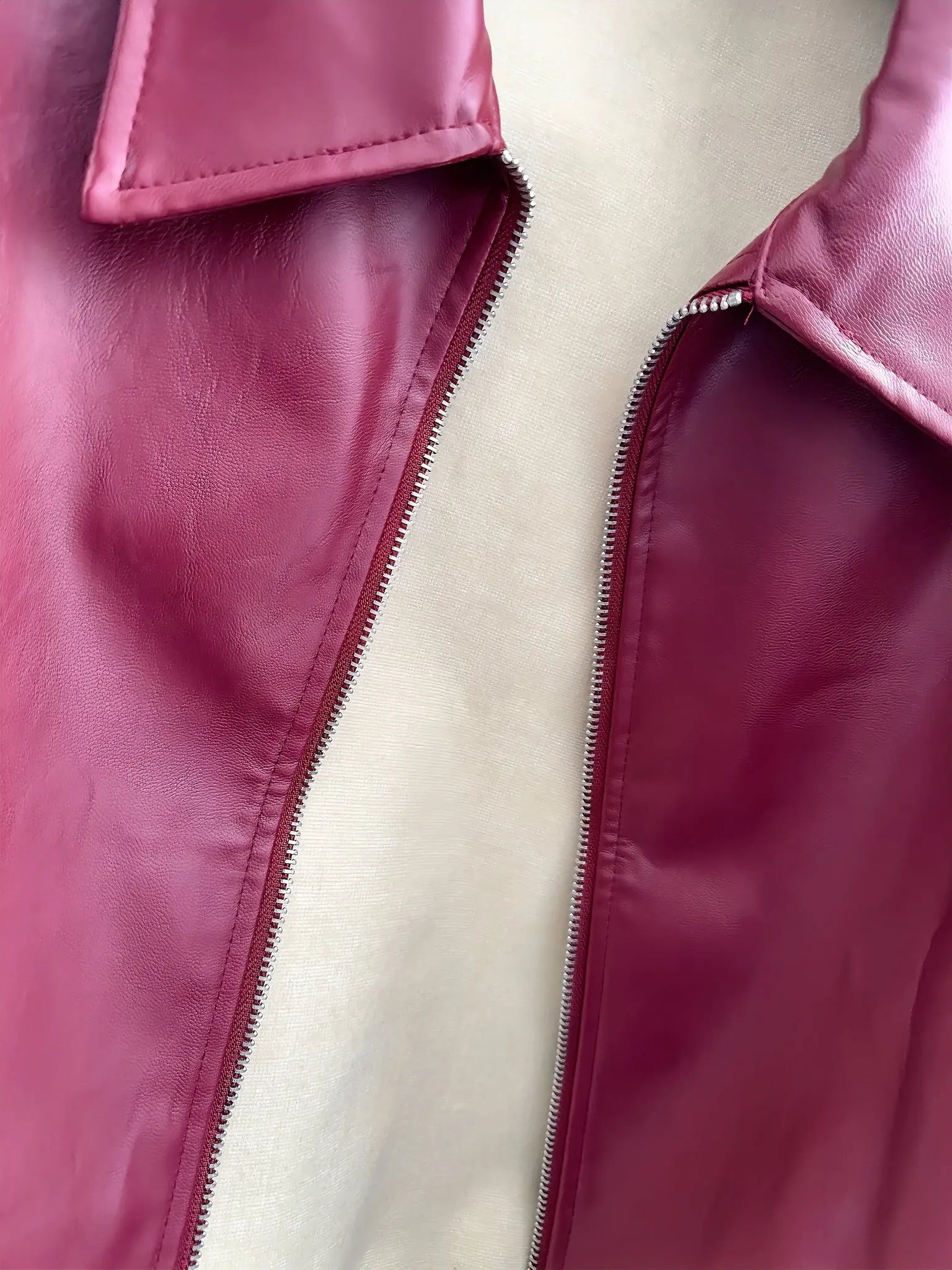 Veste en similicuir Bordeaux oversize, tendance 2025 - ARMINE'S STYLE HUB