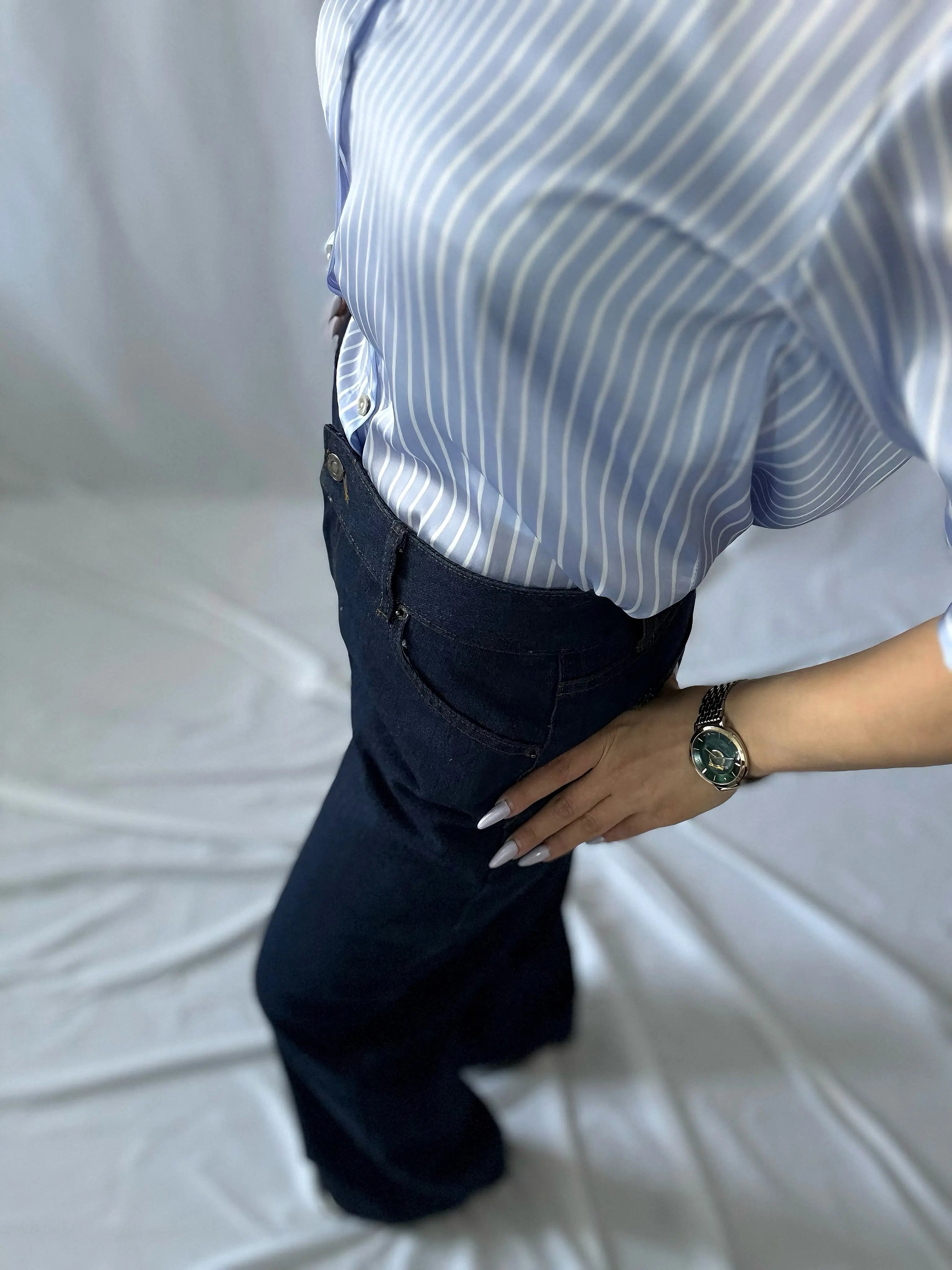 Jeans à jambes larges droites pour femmes – Coupe boyfriend en denim brut - ARMINE'S STYLE HUB
