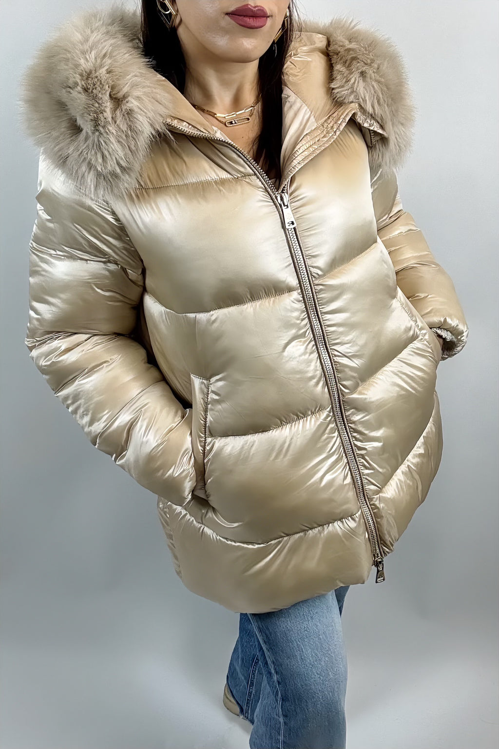 Doudoune à capuche avec bordure en fausse fourrure, tendance hiver