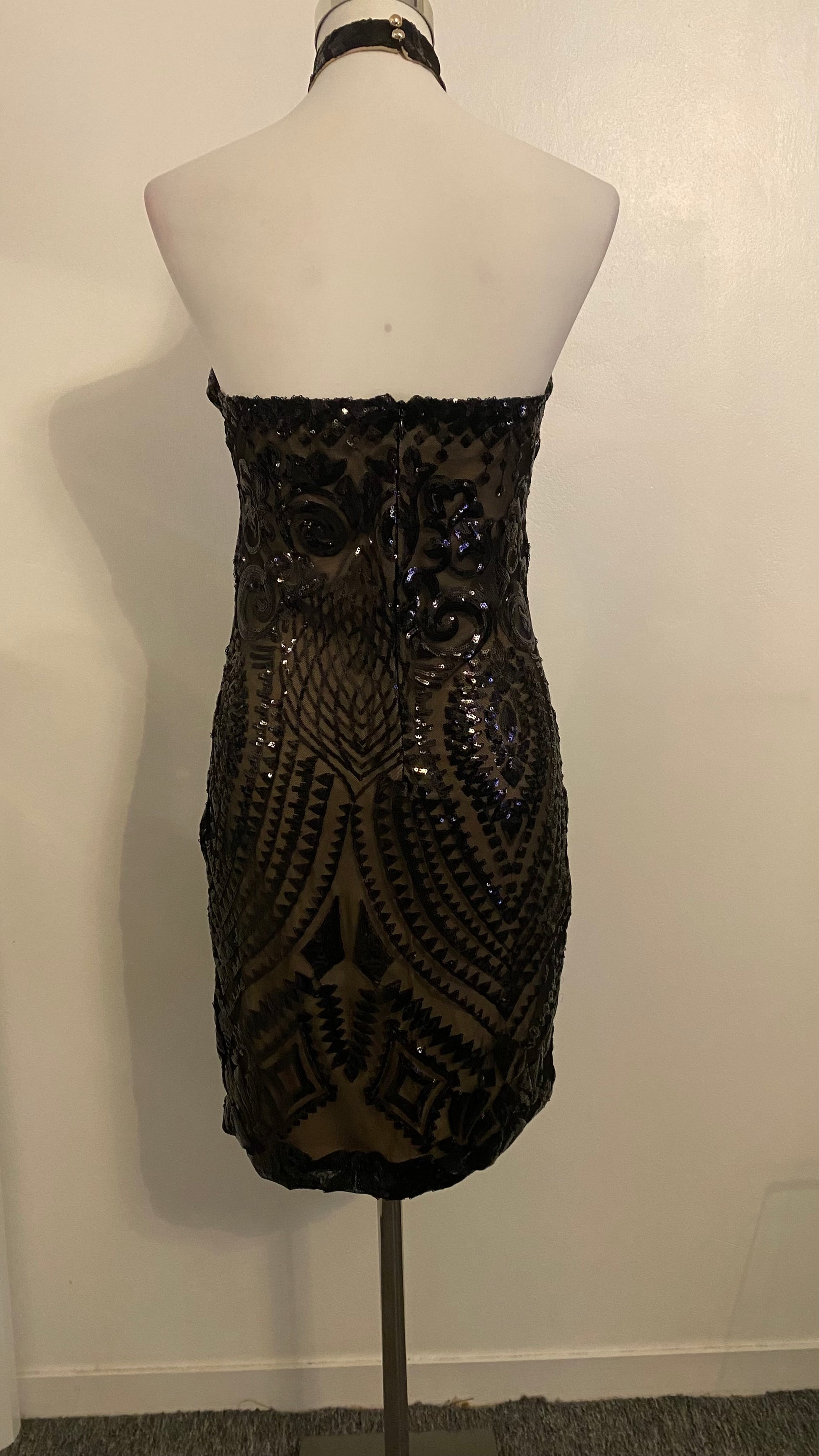 Robe bustier moulante à sequins - ARMINE'S STYLE HUB
