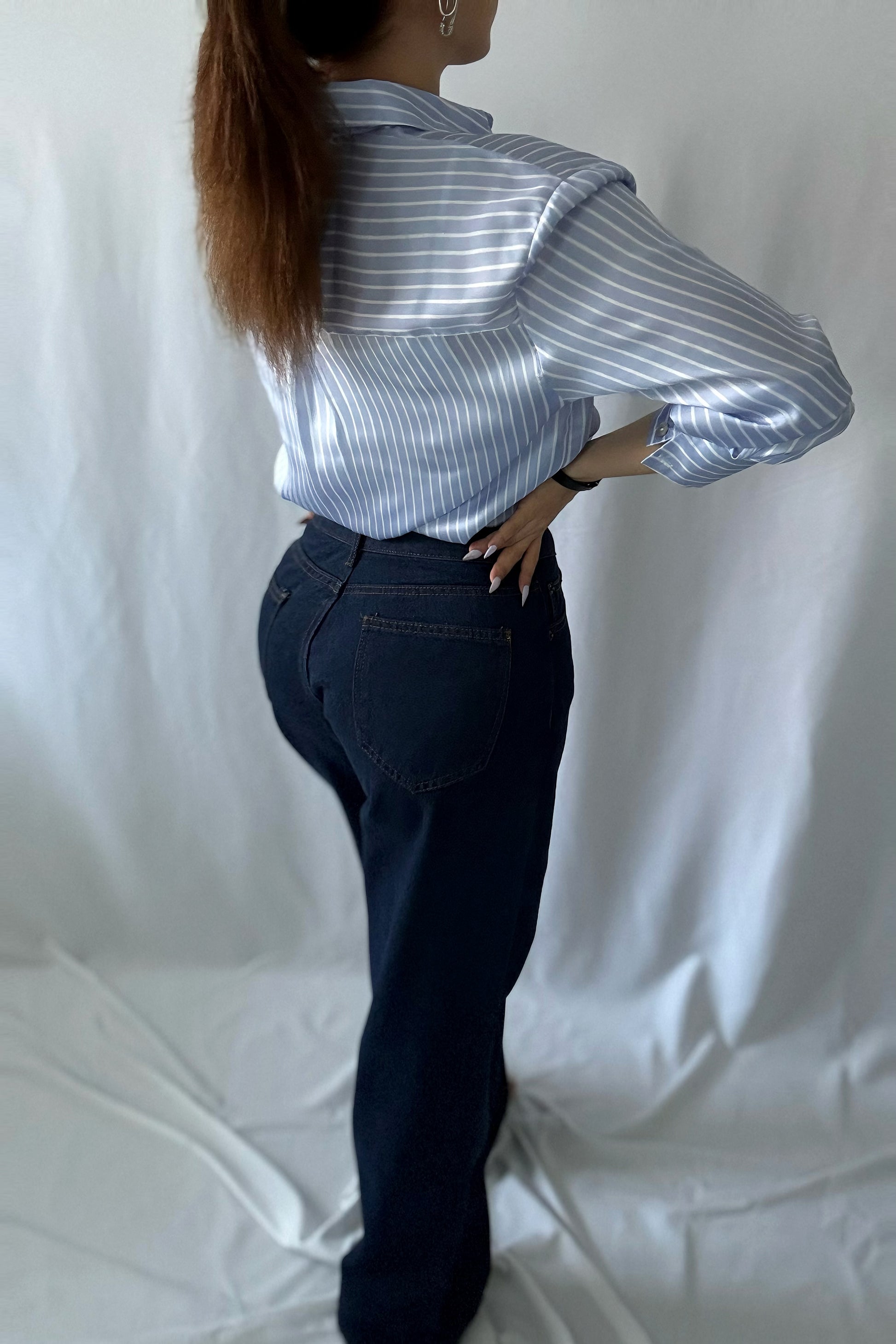 Jeans à jambes larges droites pour femmes – Coupe boyfriend en denim brut - ARMINE'S STYLE HUB