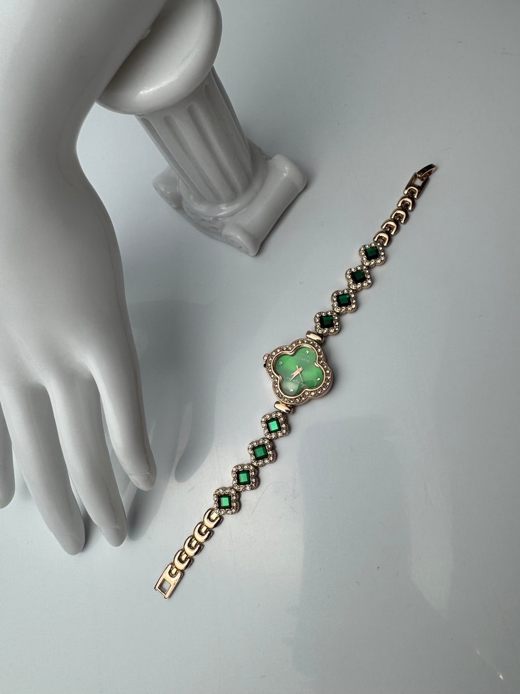 Montre Femme – Bracelet Trèfle, Pierre , Acier Inoxydable