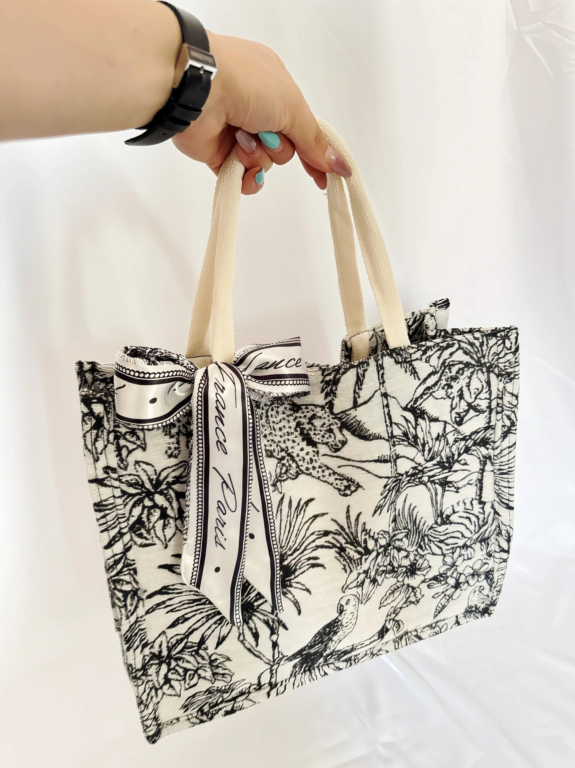 Sac à main rétro motif floral 34 cm – Tissu brodé, poignée ronde ARMINE'S STYLE HUB