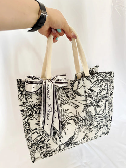 Sac à main rétro motif floral 34 cm – Tissu brodé, poignée ronde ARMINE'S STYLE HUB