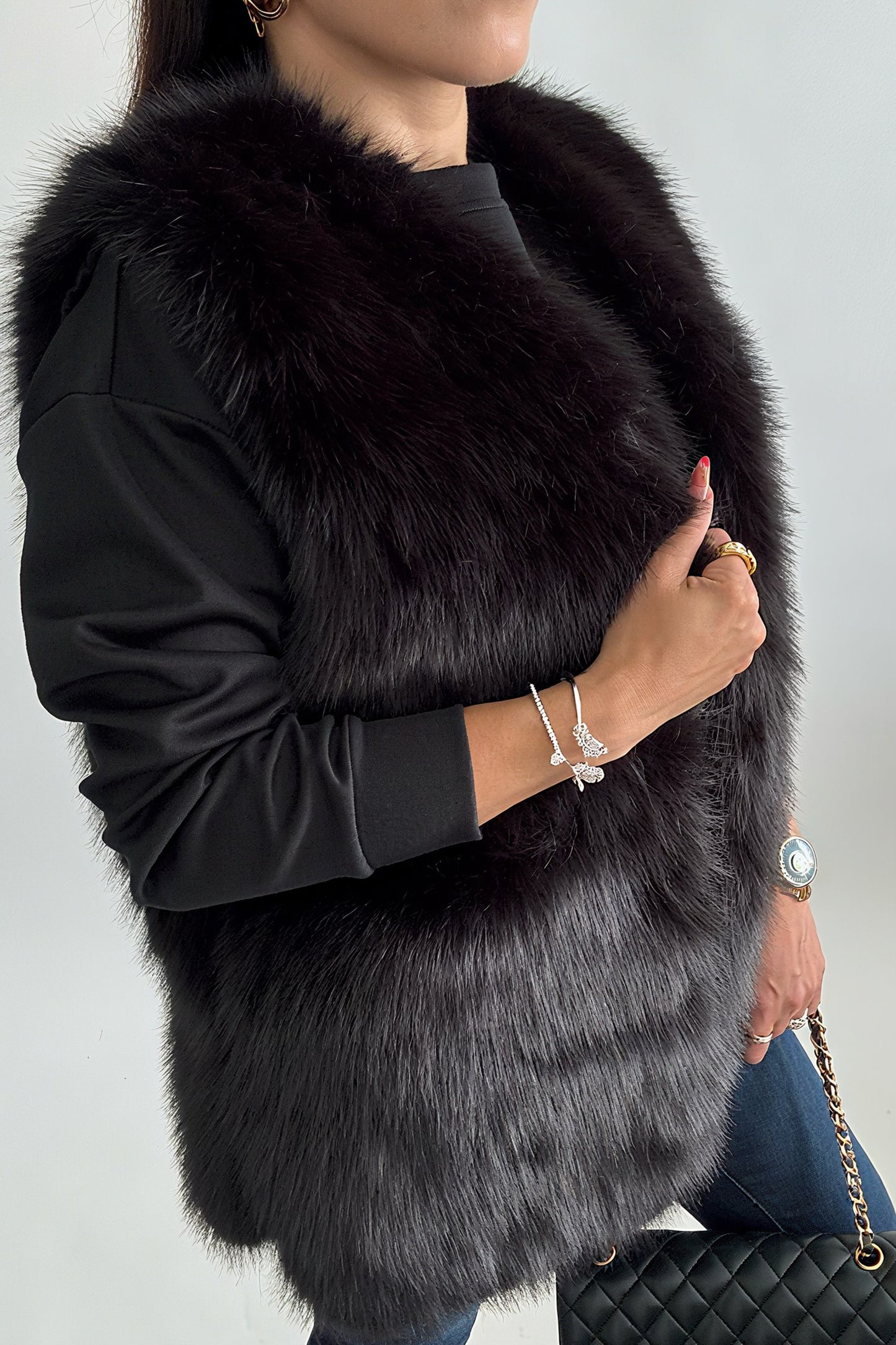 Gilet Sans Manches Femme en Fausse Fourrure – Long, Élégant & Décontracté