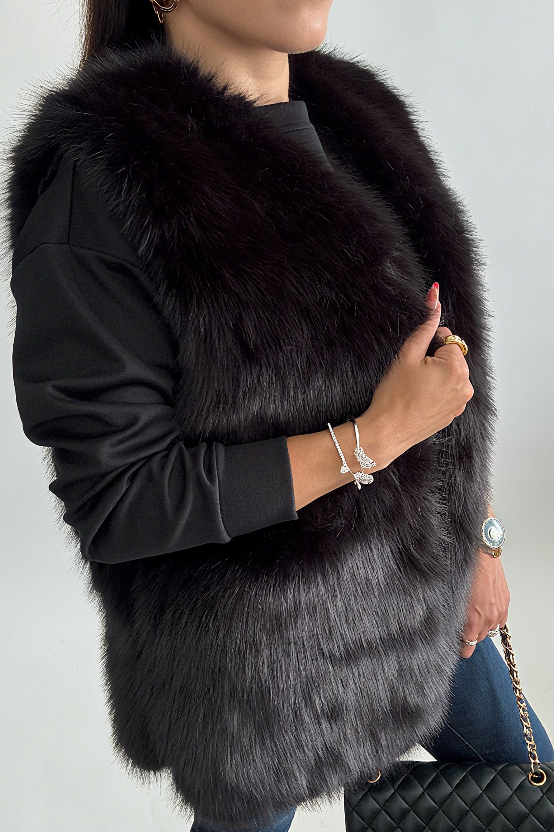Gilet Sans Manches Femme en Fausse Fourrure – Long, Élégant & Décontracté