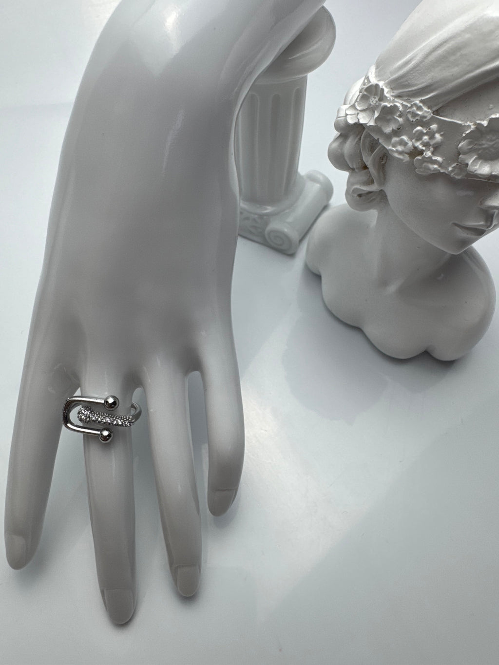 Bague en stresse Zirconium réglable, couleur argent