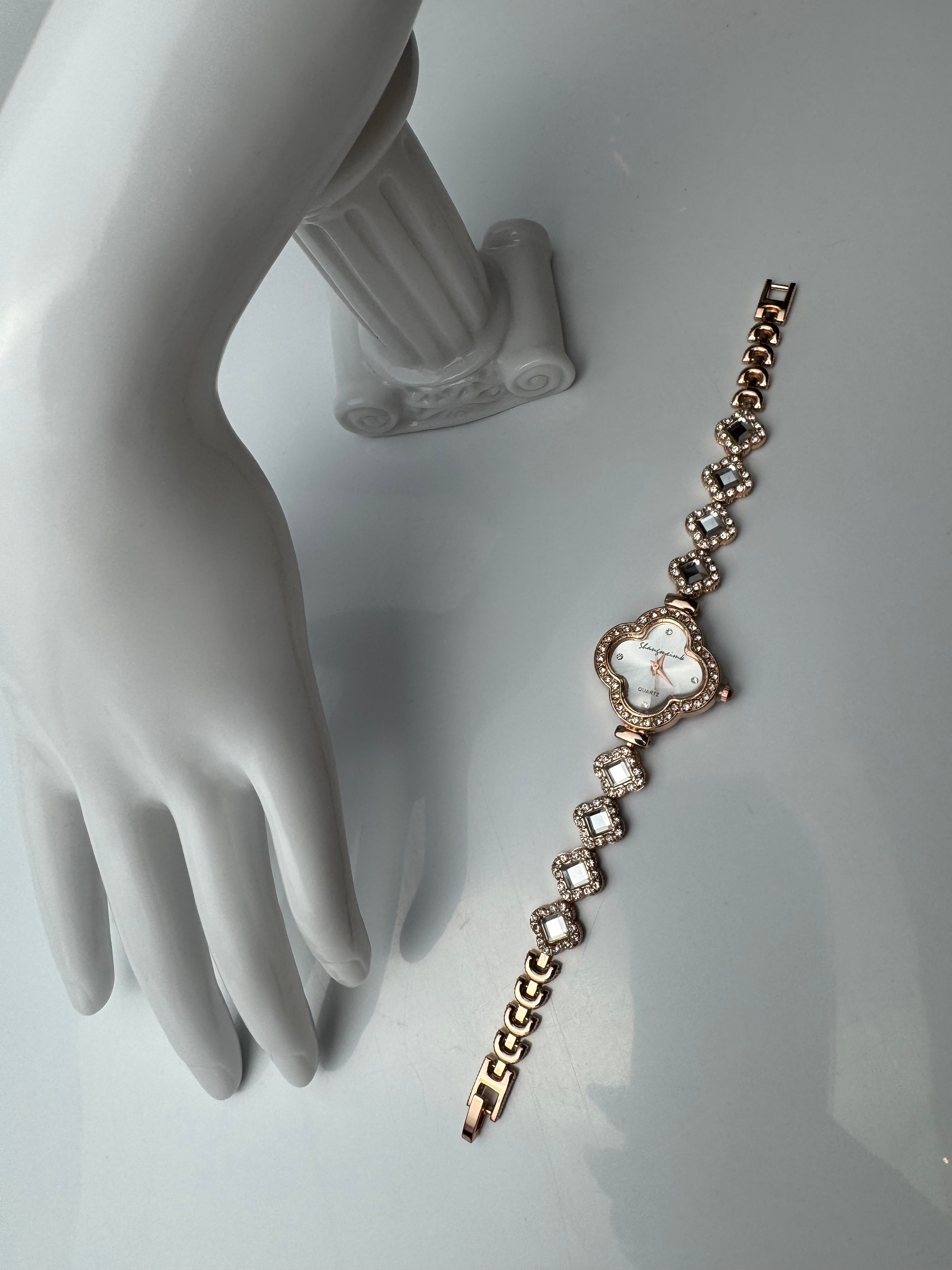 Montre Femme – Bracelet Trèfle, Pierre , Acier Inoxydable