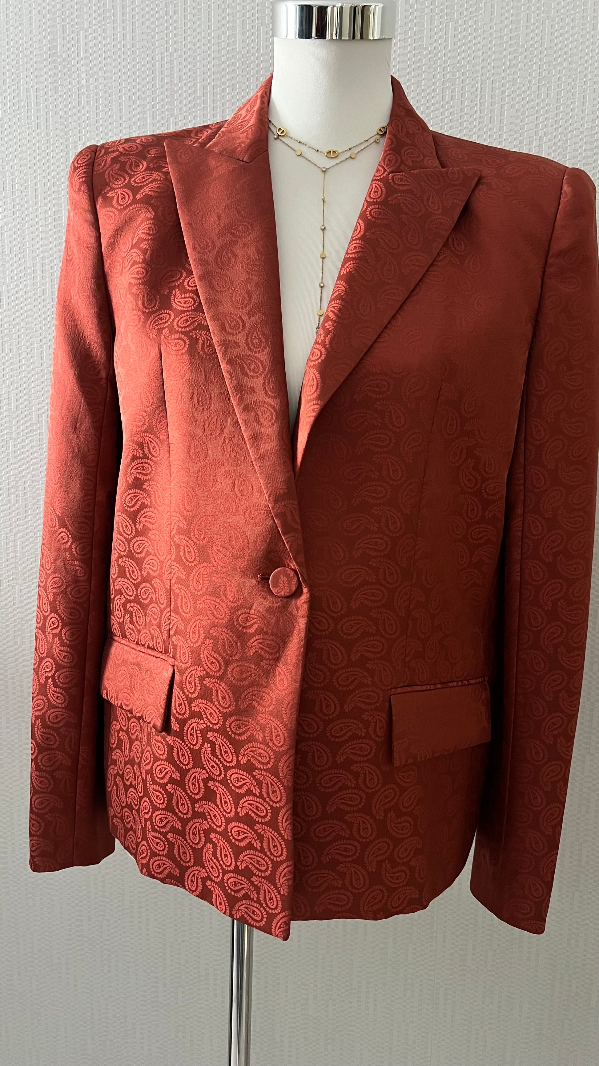 The Kooples VESTE COSTUME SATINÉE JACQUARD ROSE - ARMINE'S STYLE HUB