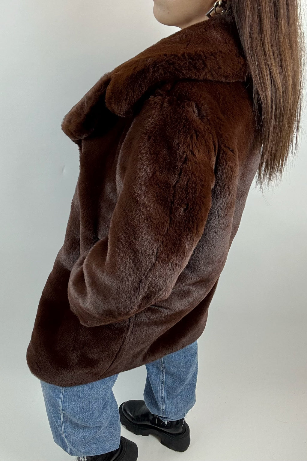 THE KOOPLES Manteau Long en Fausse Fourrure Marron - Tendance et Élégant