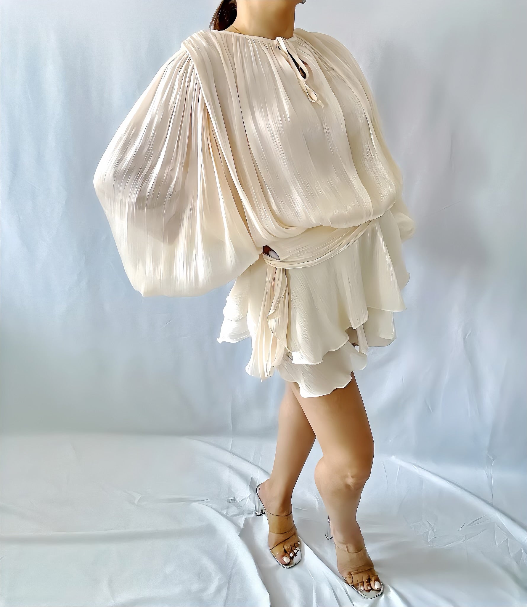 Robe Plissée Bohème Chic – Écru Doux - ARMINE'S STYLE HUB