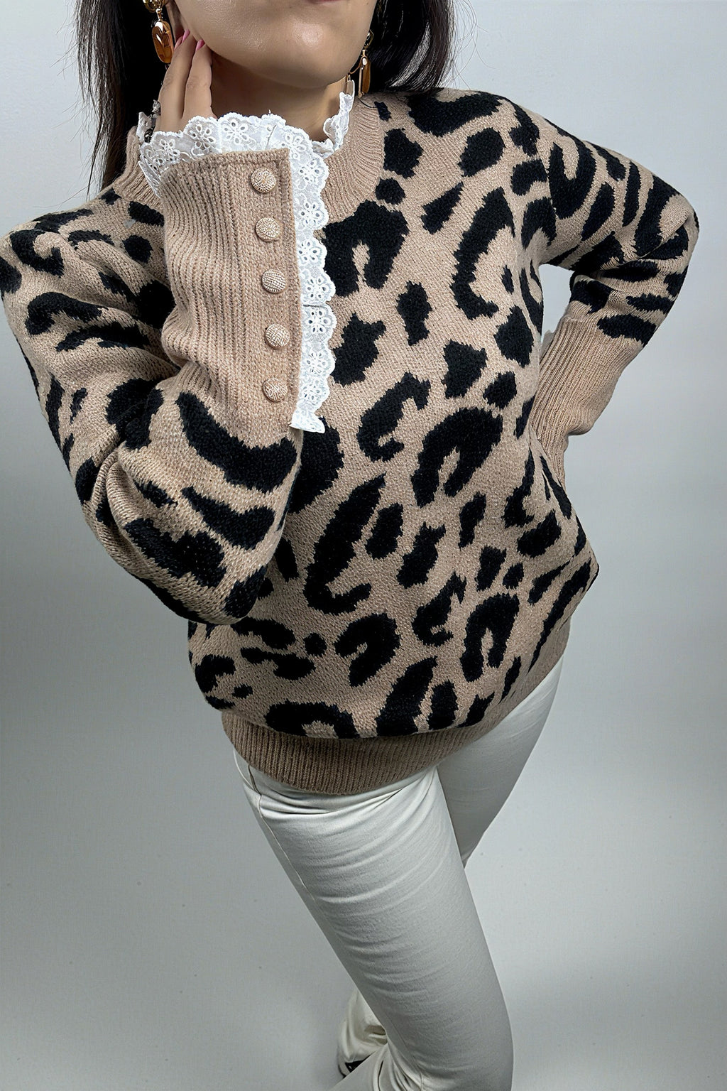 Pull Femme Imprimé Léopard – Col Rond, Manches Volantées et Ourlet Câblé, Élégant et Décontracté