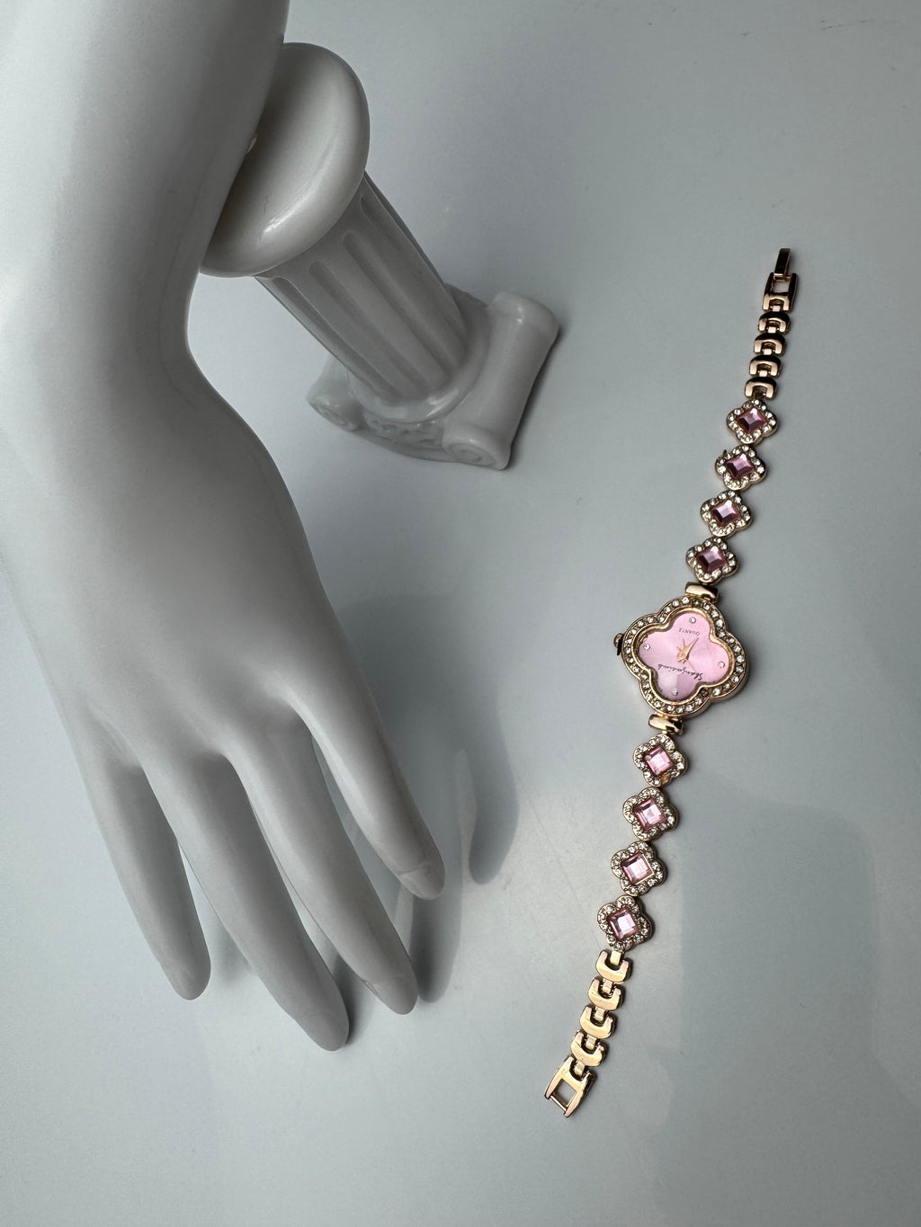 Montre Femme – Bracelet Trèfle, Pierre , Acier Inoxydable
