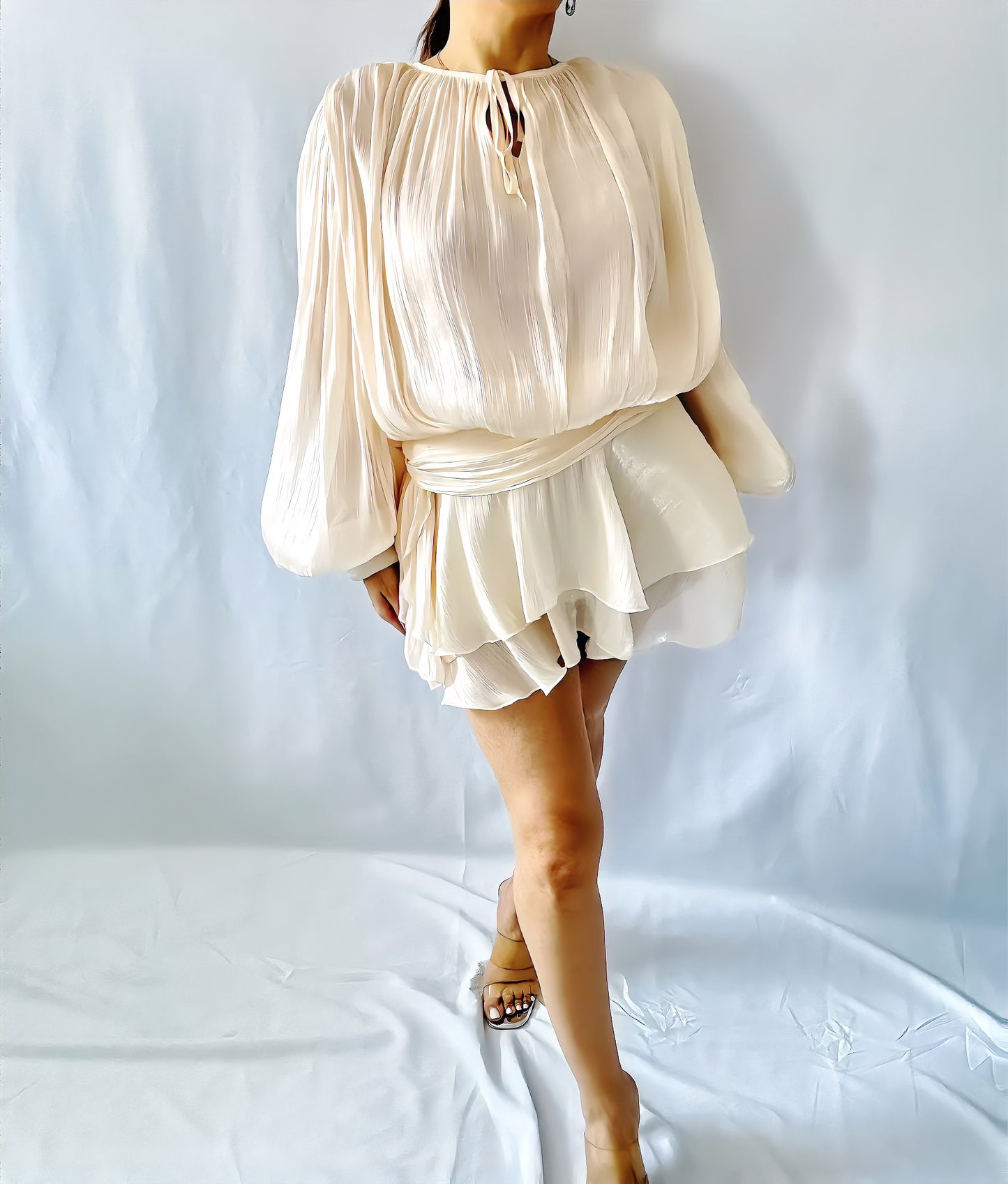 Robe Plissée Bohème Chic – Écru Doux - ARMINE'S STYLE HUB