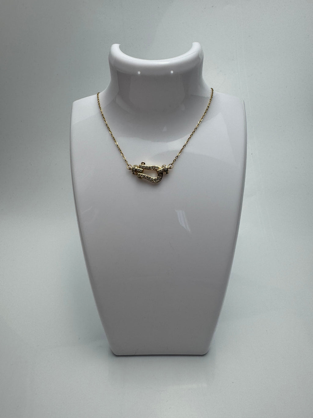 Collier Pendentif en Acier Inoxydable avec Strass Zirconium – Élégance et Brillance, Accessoire Chic et Raffiné
